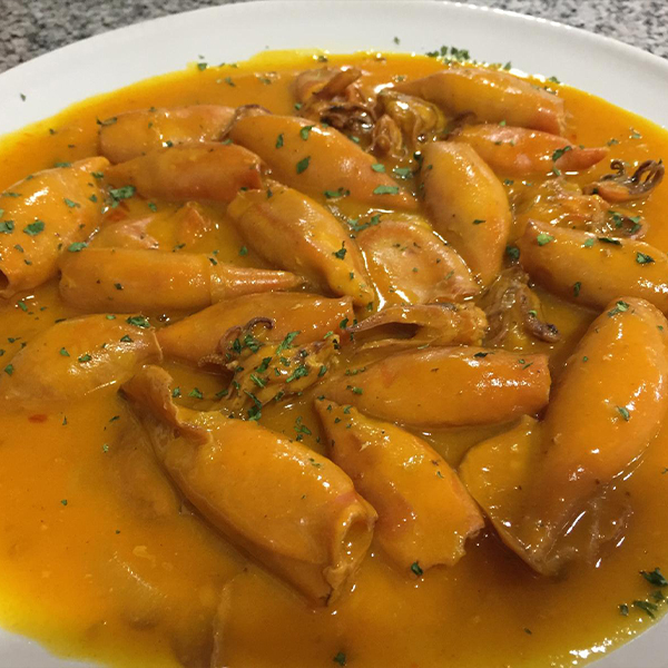 Chipirones Encebollados al Albariño